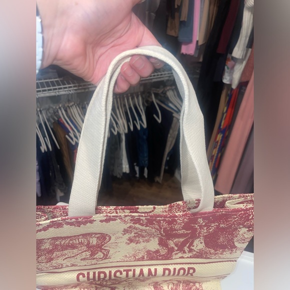 New Christian Dior Authentic Dioriviera straw gift tote - Picture 10 of 10